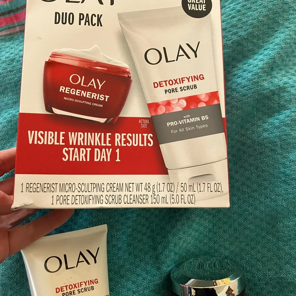 Olay set - Picture 2 of 5